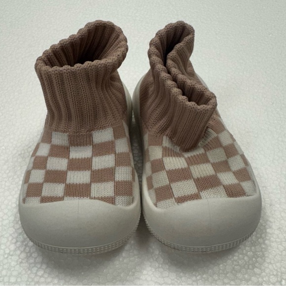 EASH Baby/Toddler Sock Sneakers – Size 5 – Beige Checkered Slip-On - Picture 1 of 3